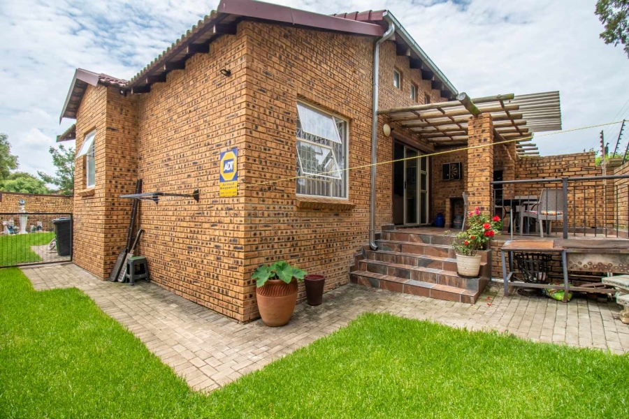 3 Bedroom Property for Sale in Honeypark Gauteng