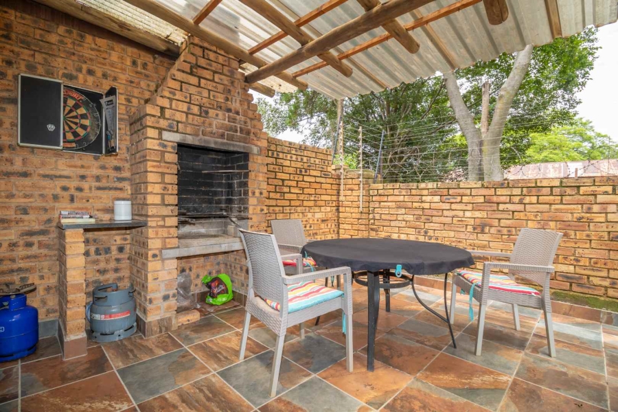 3 Bedroom Property for Sale in Honeypark Gauteng