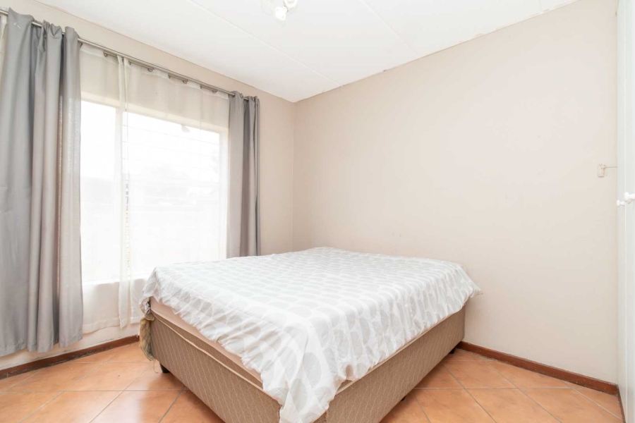 2 Bedroom Property for Sale in Honeypark Gauteng