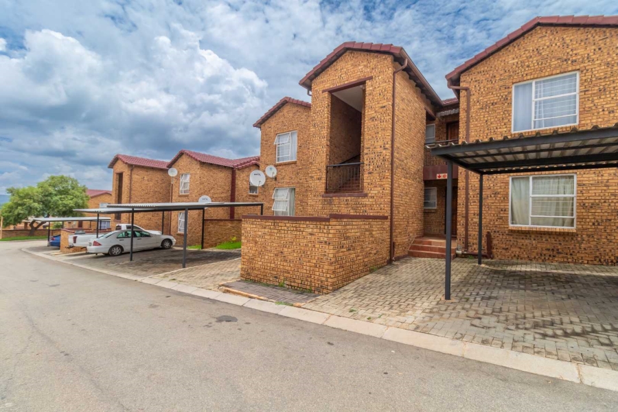 2 Bedroom Property for Sale in Honeypark Gauteng