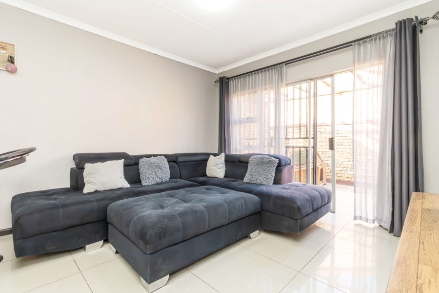 2 Bedroom Property for Sale in Honeypark Gauteng