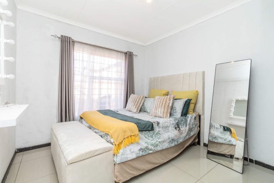 2 Bedroom Property for Sale in Honeypark Gauteng