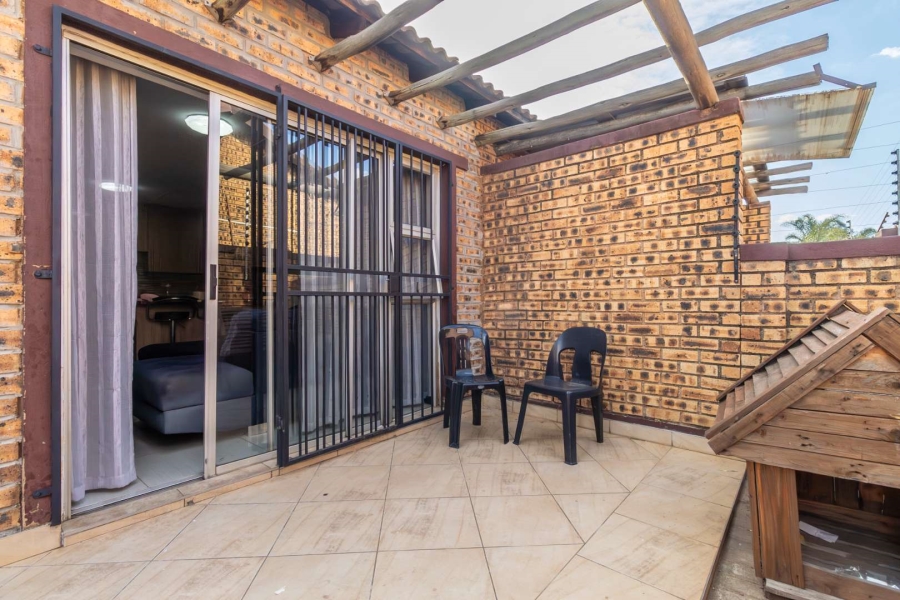 2 Bedroom Property for Sale in Honeypark Gauteng