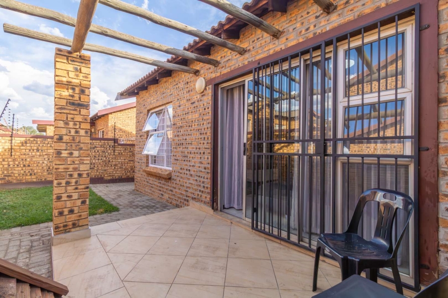 2 Bedroom Property for Sale in Honeypark Gauteng