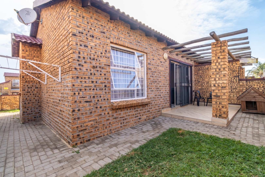 2 Bedroom Property for Sale in Honeypark Gauteng