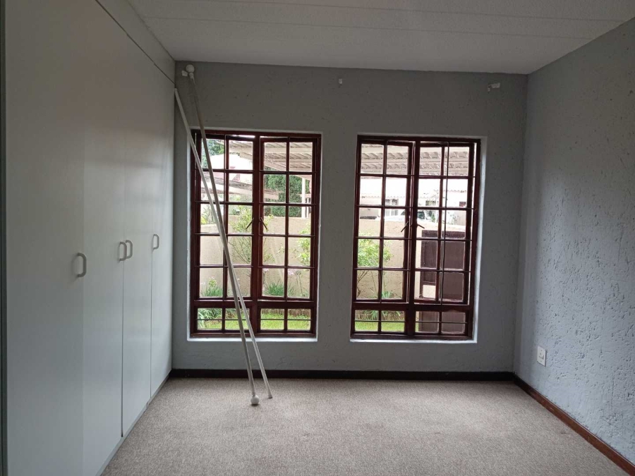 To Let 3 Bedroom Property for Rent in Dowerglen Gauteng