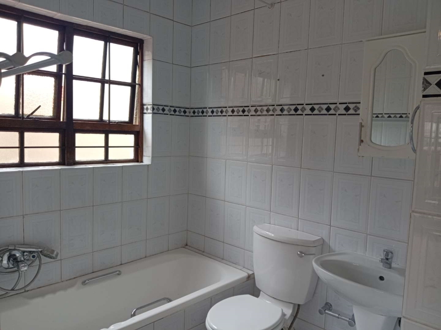 To Let 3 Bedroom Property for Rent in Dowerglen Gauteng