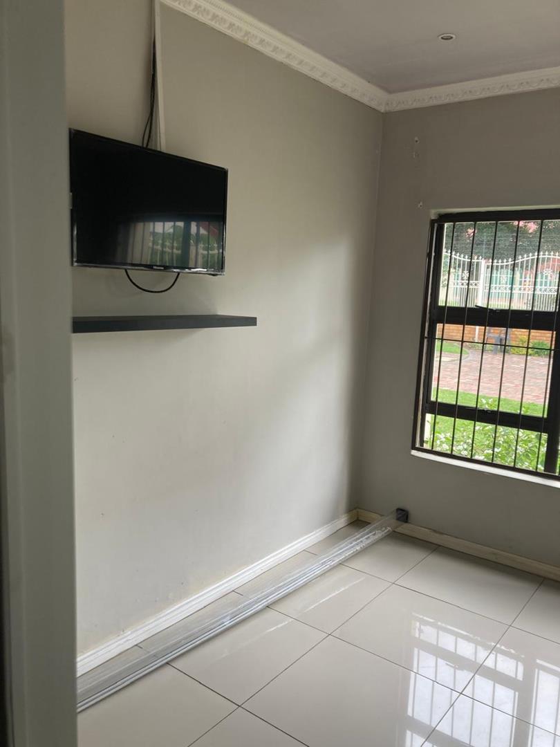 To Let 2 Bedroom Property for Rent in Homestead Gauteng