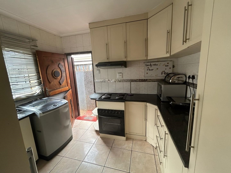 To Let 2 Bedroom Property for Rent in Katlehong Gauteng