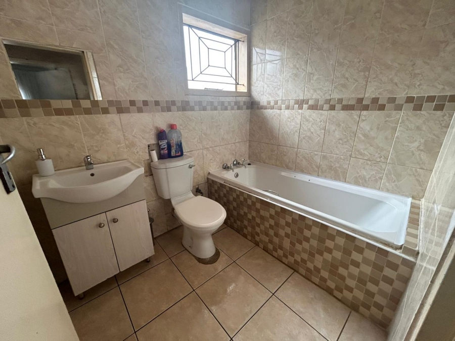 To Let 2 Bedroom Property for Rent in Katlehong Gauteng