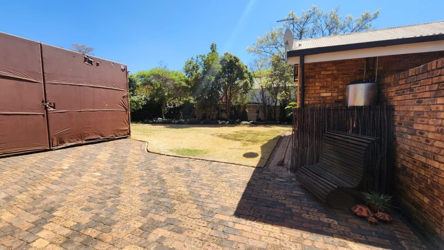 To Let 2 Bedroom Property for Rent in Raslouw A H Gauteng