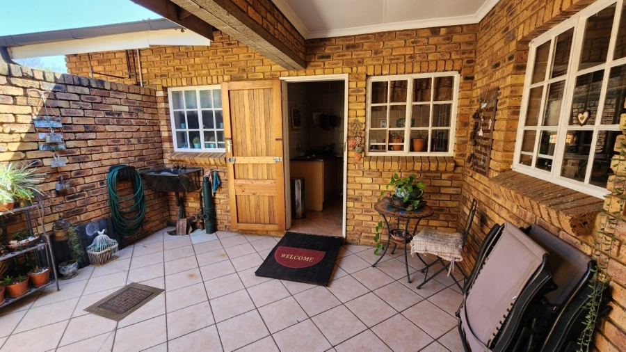 To Let 2 Bedroom Property for Rent in Raslouw A H Gauteng