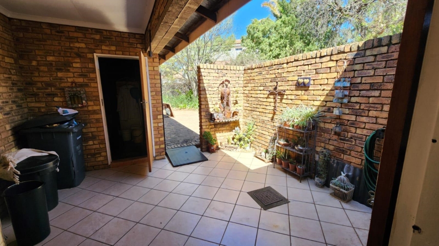 To Let 2 Bedroom Property for Rent in Raslouw A H Gauteng