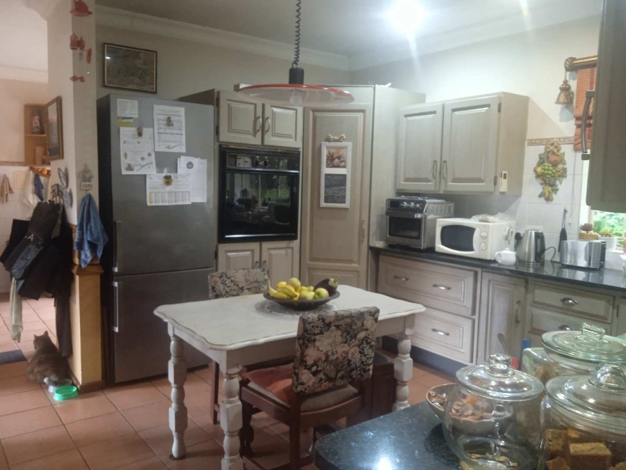 5 Bedroom Property for Sale in Dorandia Gauteng