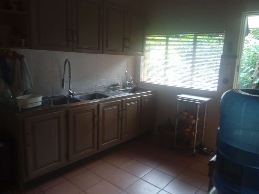 5 Bedroom Property for Sale in Dorandia Gauteng