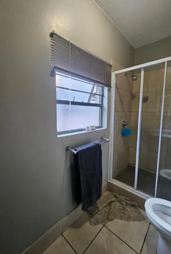 To Let 1 Bedroom Property for Rent in Pineslopes Gauteng