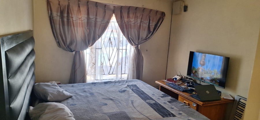 3 Bedroom Property for Sale in Rosslyn Gauteng