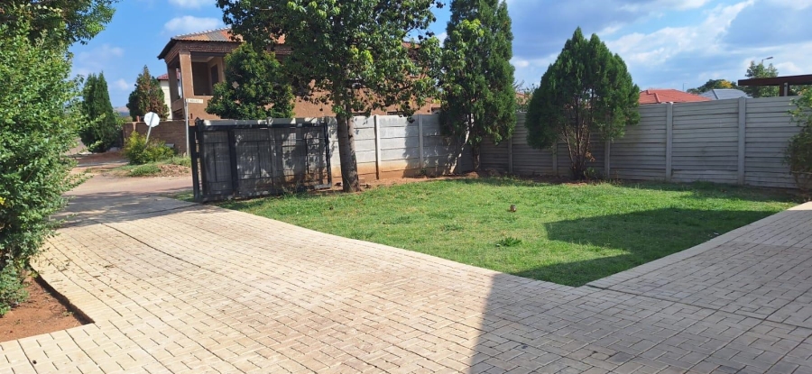 3 Bedroom Property for Sale in Rosslyn Gauteng