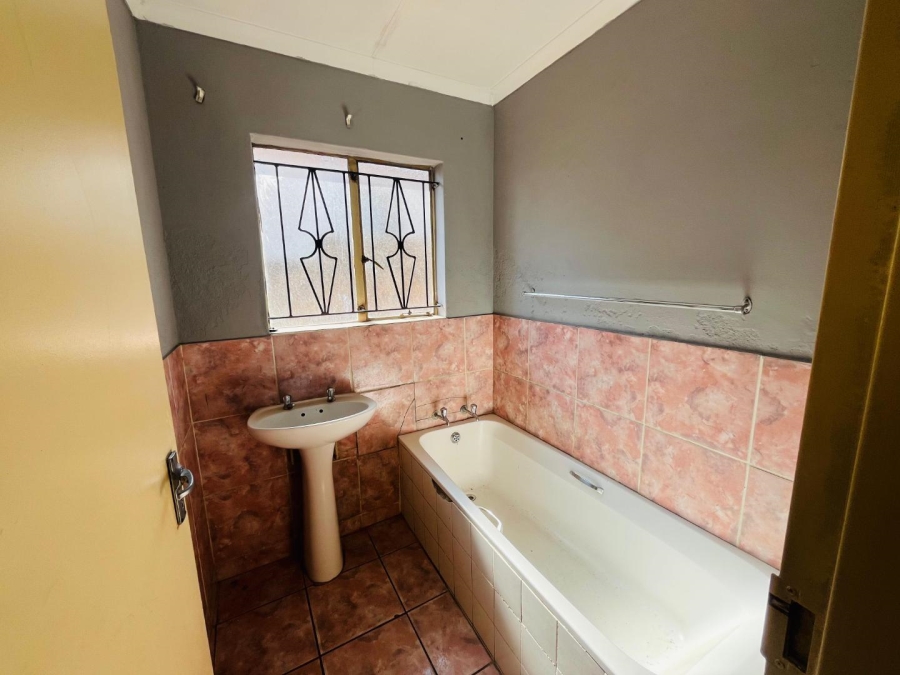 3 Bedroom Property for Sale in Olievenhoutbosch Gauteng