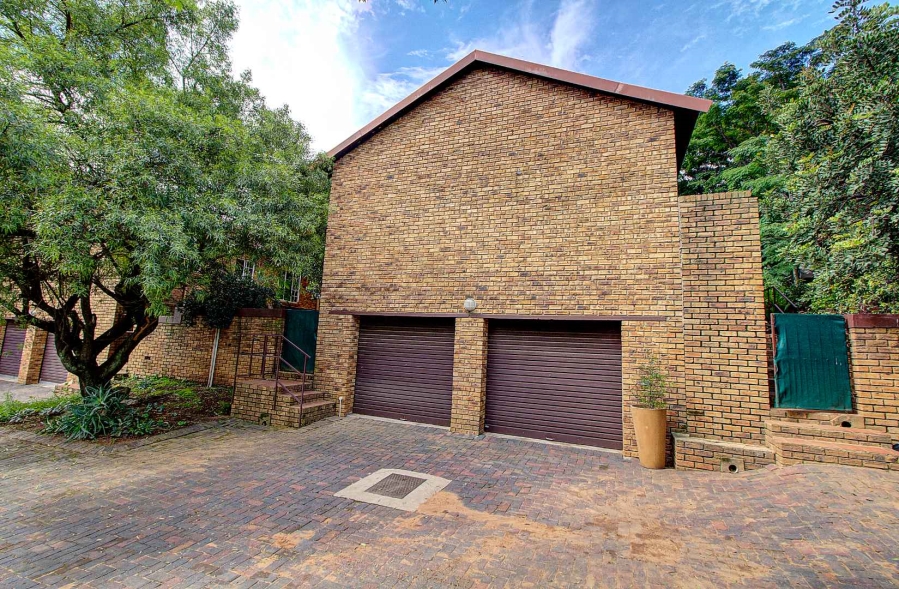 3 Bedroom Property for Sale in Wilgeheuwel Gauteng