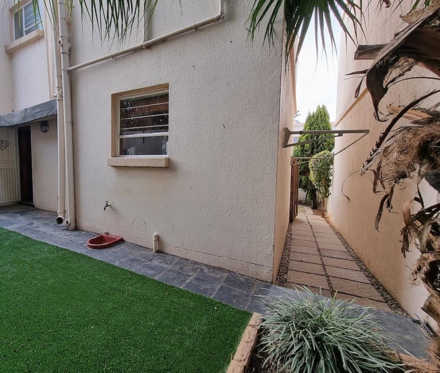 3 Bedroom Property for Sale in Radiokop Gauteng