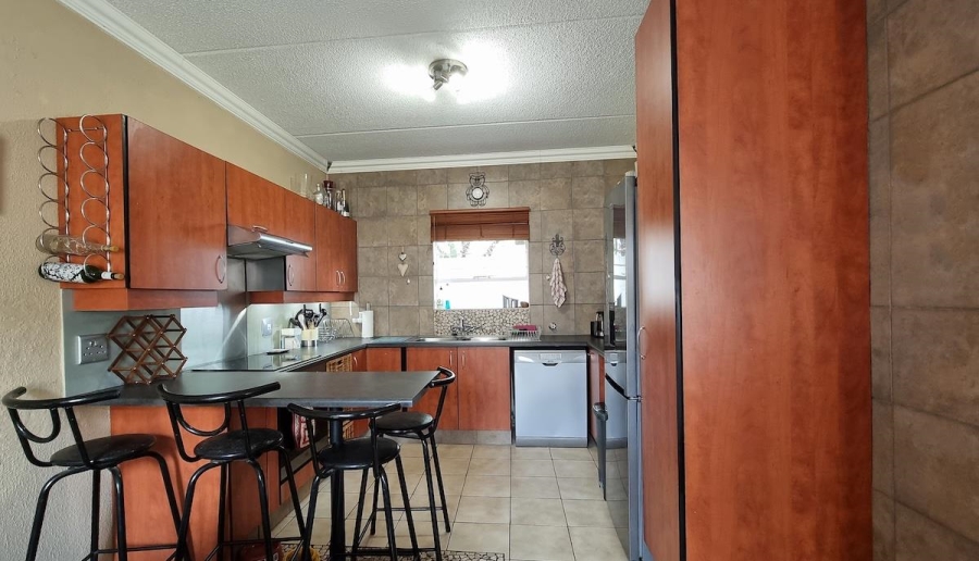 3 Bedroom Property for Sale in Radiokop Gauteng