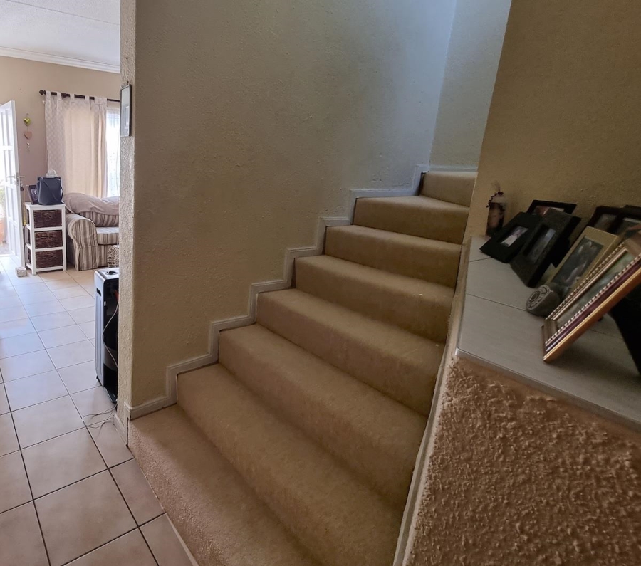 3 Bedroom Property for Sale in Radiokop Gauteng