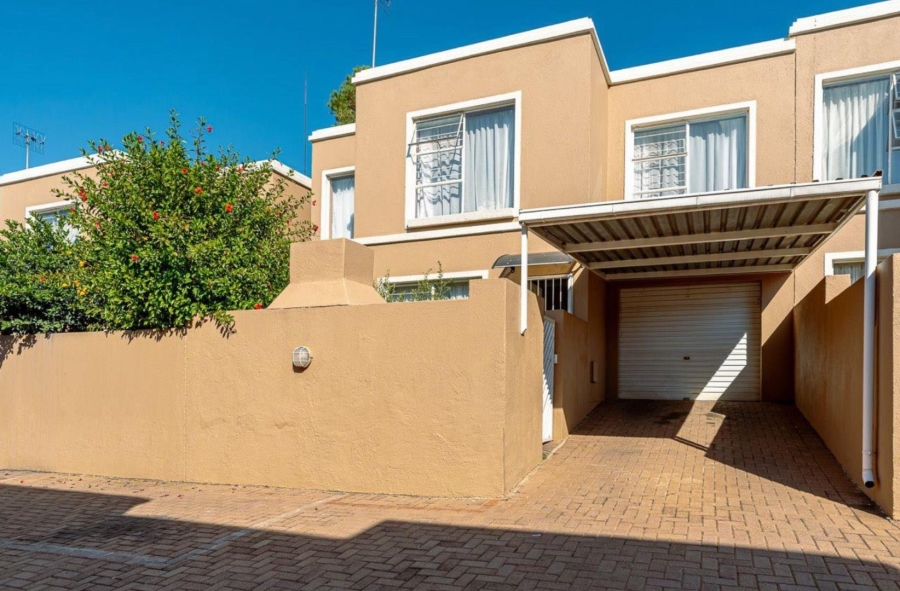 3 Bedroom Property for Sale in Radiokop Gauteng