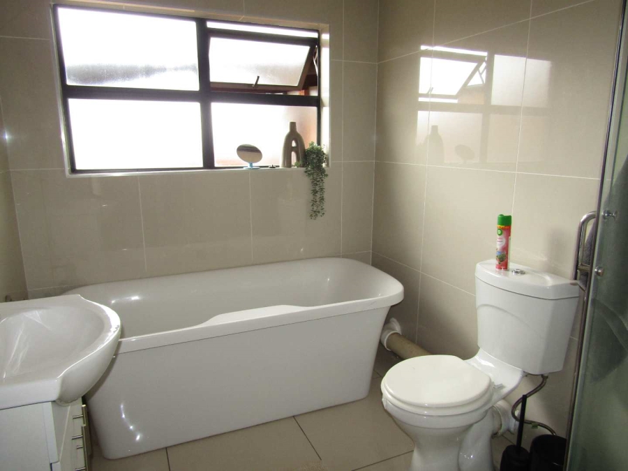 To Let 3 Bedroom Property for Rent in Eveleigh Gauteng