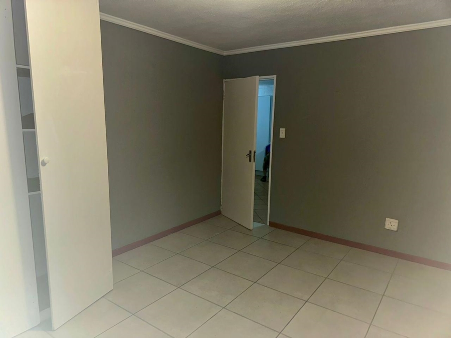 2 Bedroom Property for Sale in Birch Acres Gauteng