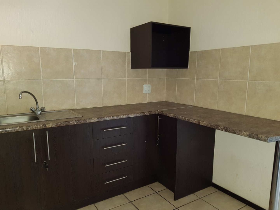 To Let 1 Bedroom Property for Rent in Ruimsig Gauteng