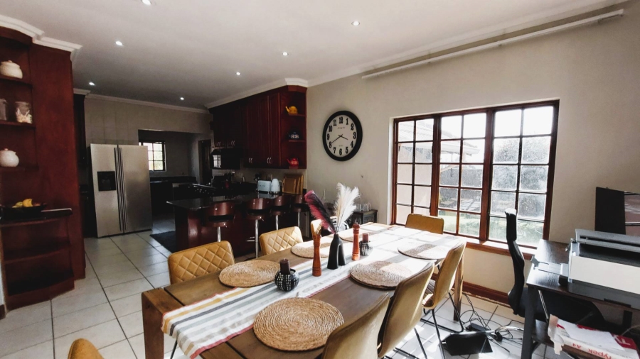 To Let 4 Bedroom Property for Rent in Fourways Gauteng