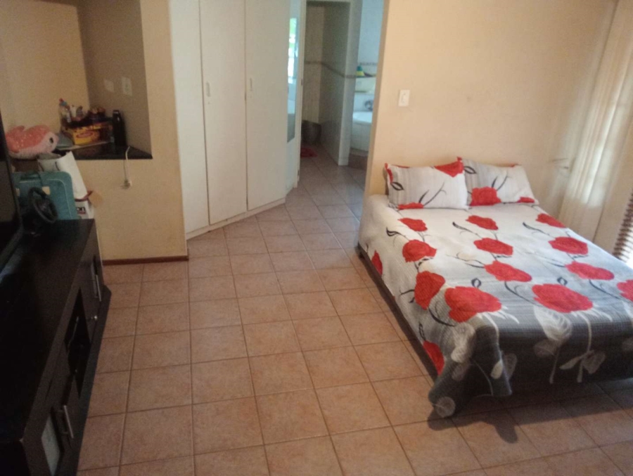 To Let 4 Bedroom Property for Rent in Erasmuskloof Gauteng