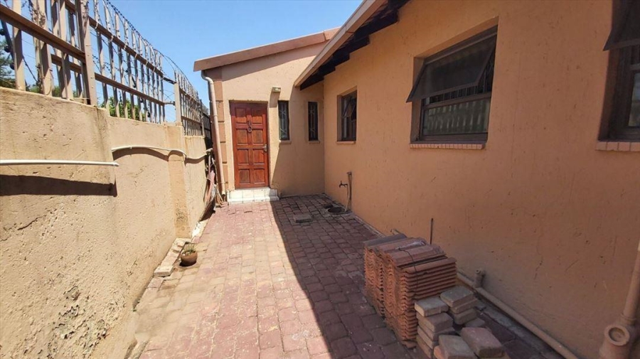 0 Bedroom Property for Sale in Birchleigh North Gauteng