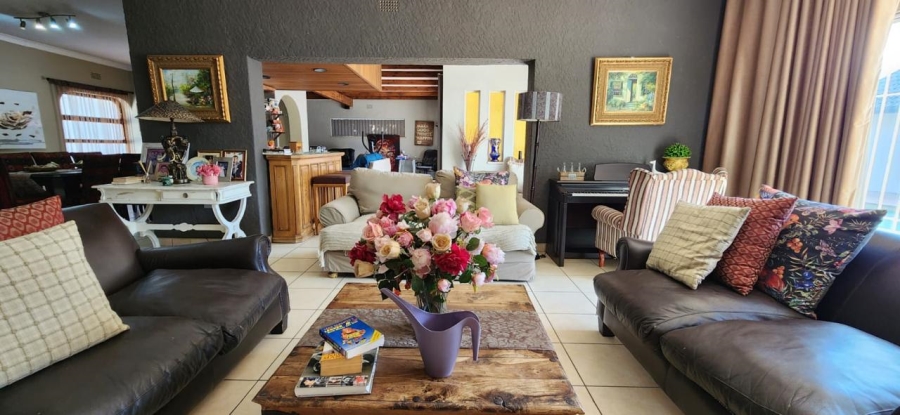 4 Bedroom Property for Sale in Alberante Gauteng