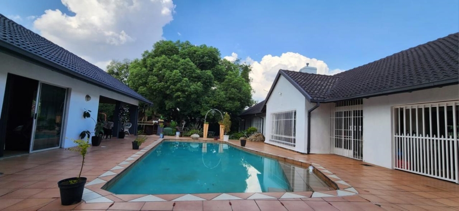 4 Bedroom Property for Sale in Alberante Gauteng