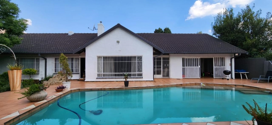 4 Bedroom Property for Sale in Alberante Gauteng