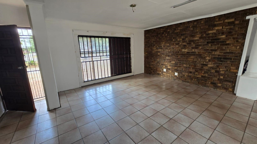 Commercial Property for Sale in Wierdapark Gauteng