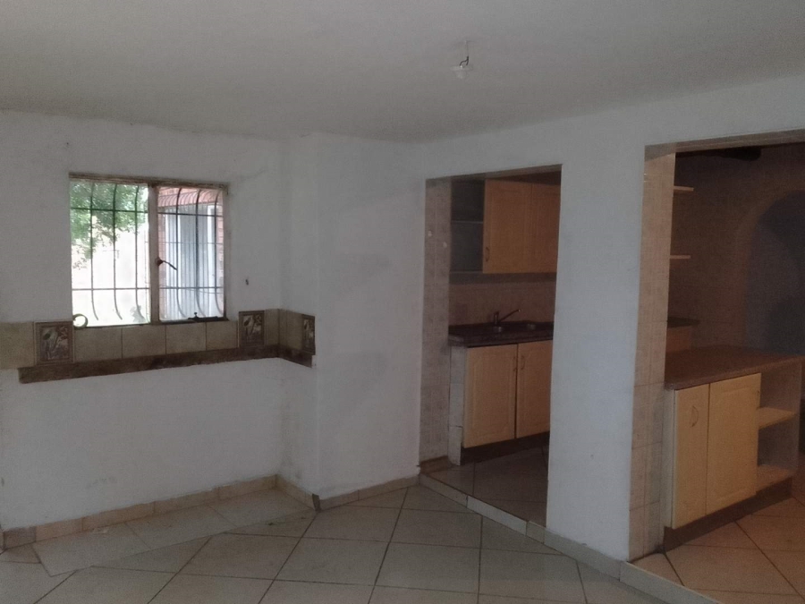 To Let 2 Bedroom Property for Rent in Glen Austin Gauteng