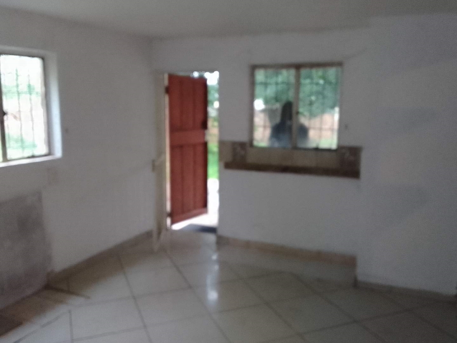 To Let 2 Bedroom Property for Rent in Glen Austin Gauteng