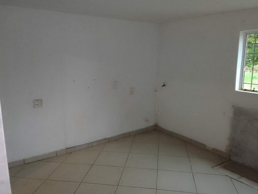 To Let 2 Bedroom Property for Rent in Glen Austin Gauteng