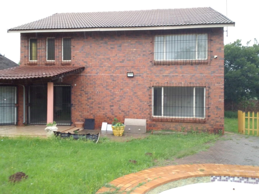 To Let 2 Bedroom Property for Rent in Glen Austin Gauteng