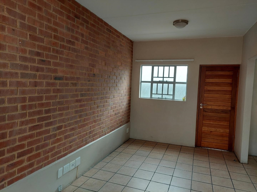 To Let 1 Bedroom Property for Rent in Houghton Gauteng