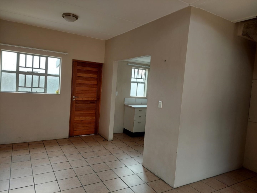 To Let 1 Bedroom Property for Rent in Houghton Gauteng