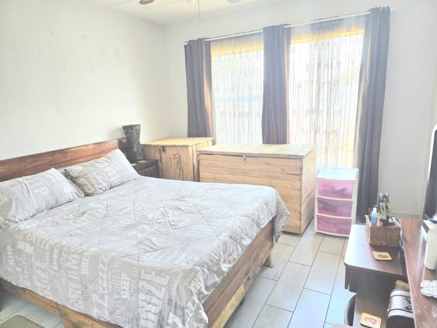 To Let 2 Bedroom Property for Rent in Raceview Gauteng