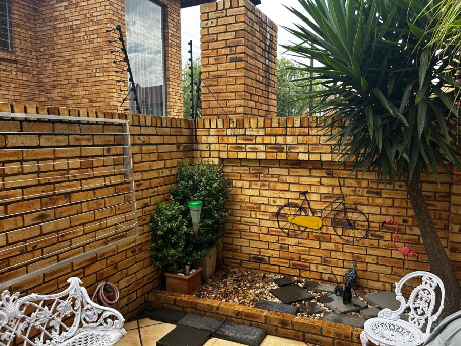 2 Bedroom Property for Sale in Florentia Gauteng