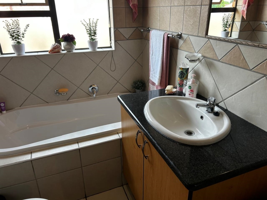 2 Bedroom Property for Sale in Florentia Gauteng