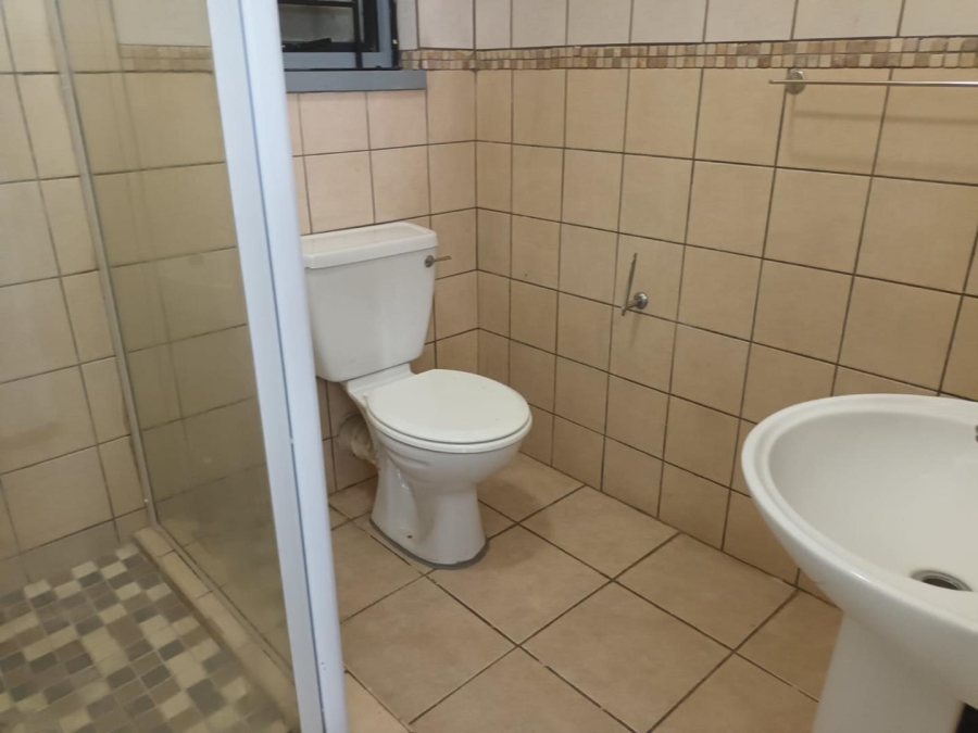 2 Bedroom Property for Sale in Erand Gardens Gauteng