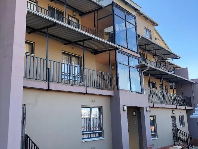 2 Bedroom Property for Sale in Erand Gardens Gauteng