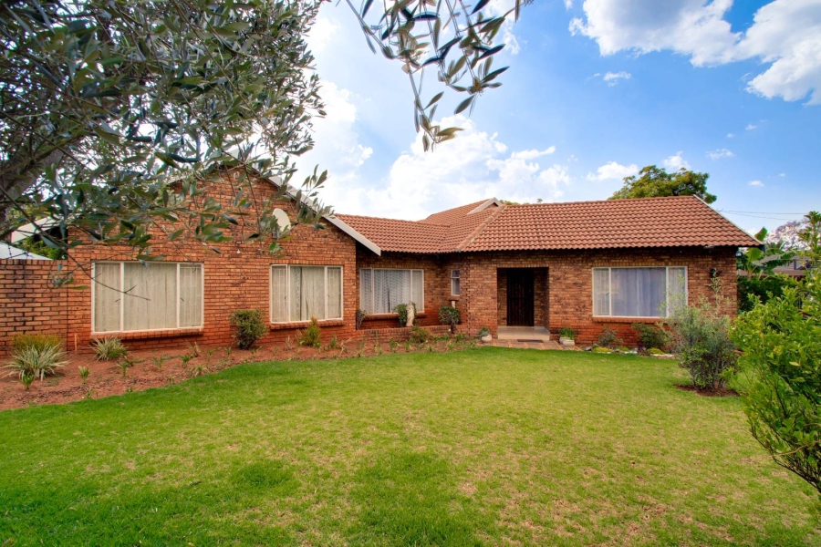 4 Bedroom Property for Sale in Fairland Gauteng